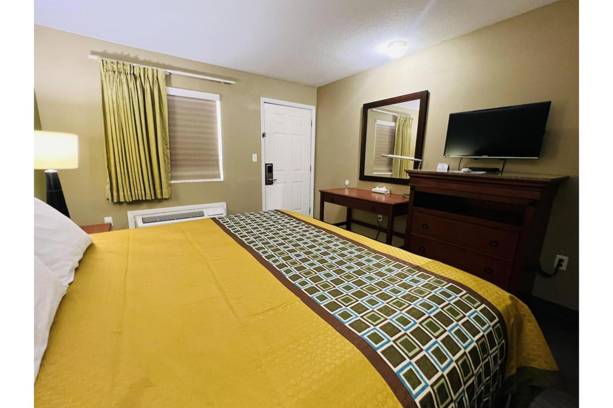 Deluxe Inn & Suites By Oyo Miami Ok Exterior photo